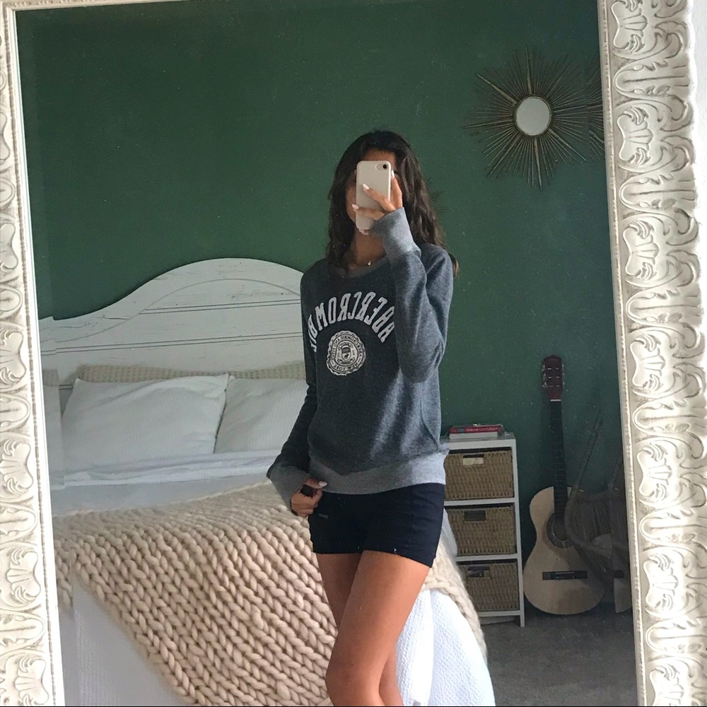 Abercrombie grey pullover sweatshirt small